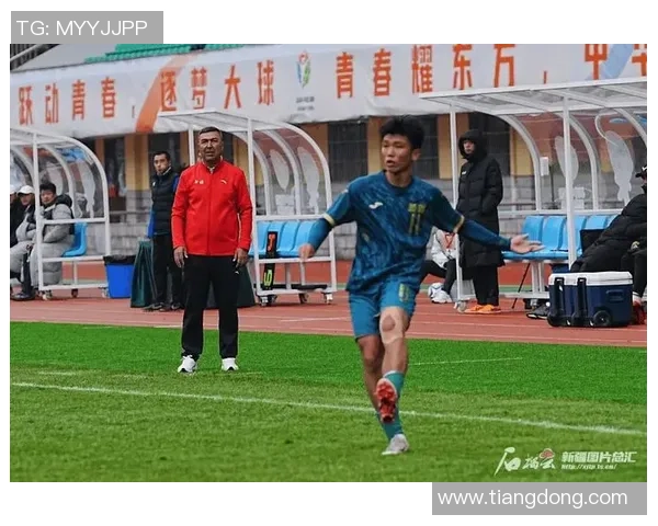 新疆足球明星汇总及其在国内外赛场的表现分析